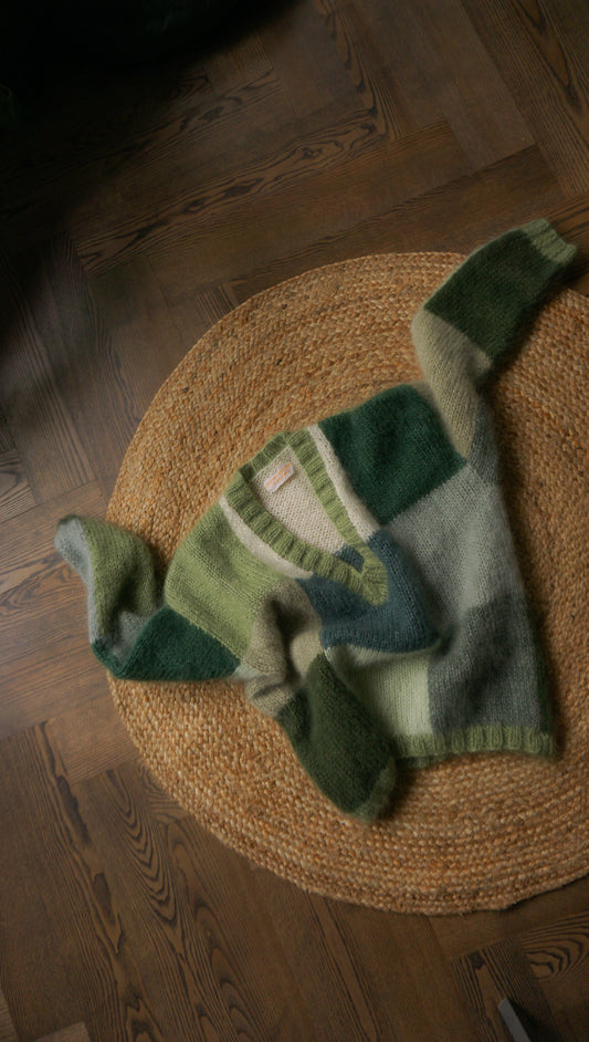 Knitted mohair v-neck sweater in green shade squares