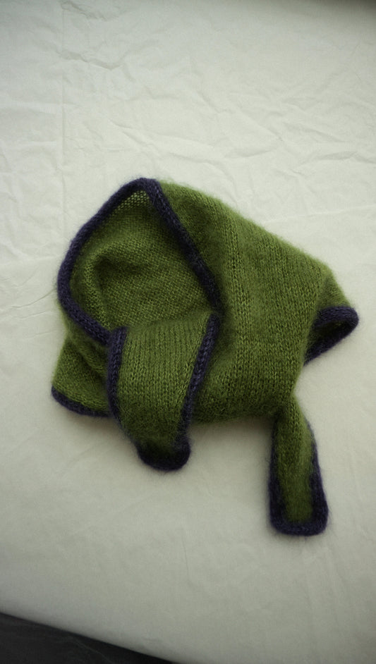 TOMO Bandana green with dark blue trim