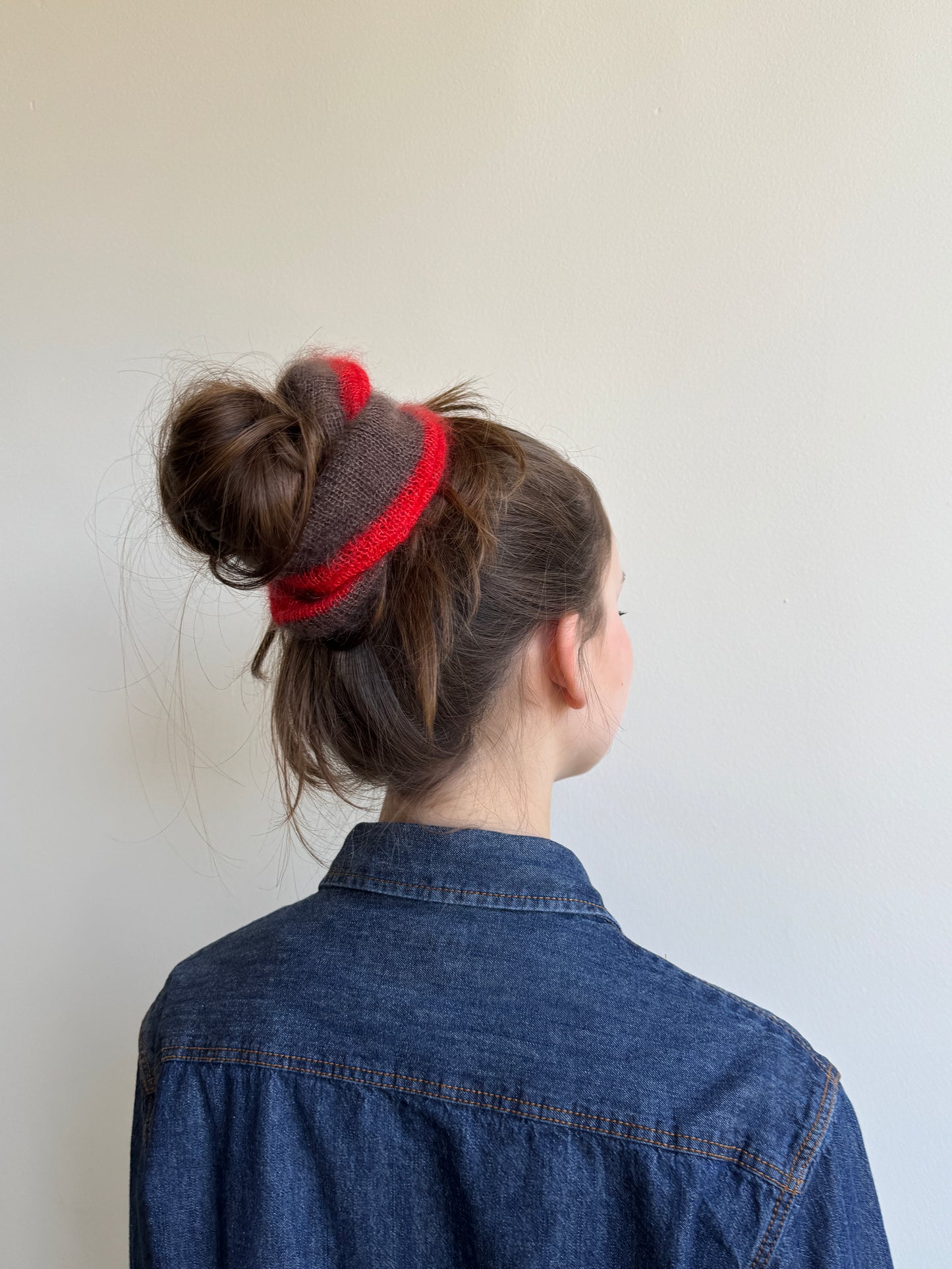 Brown knitted  mohair scrunchie with bright red trim