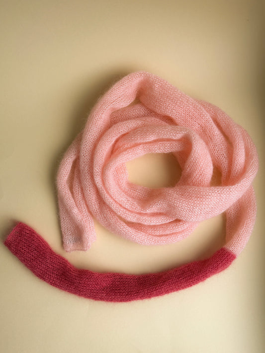 Skinny mohair scarf in peach and strawberry pink