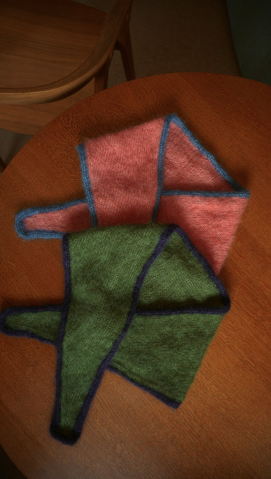 TOMO Bandana light pink with blue trim