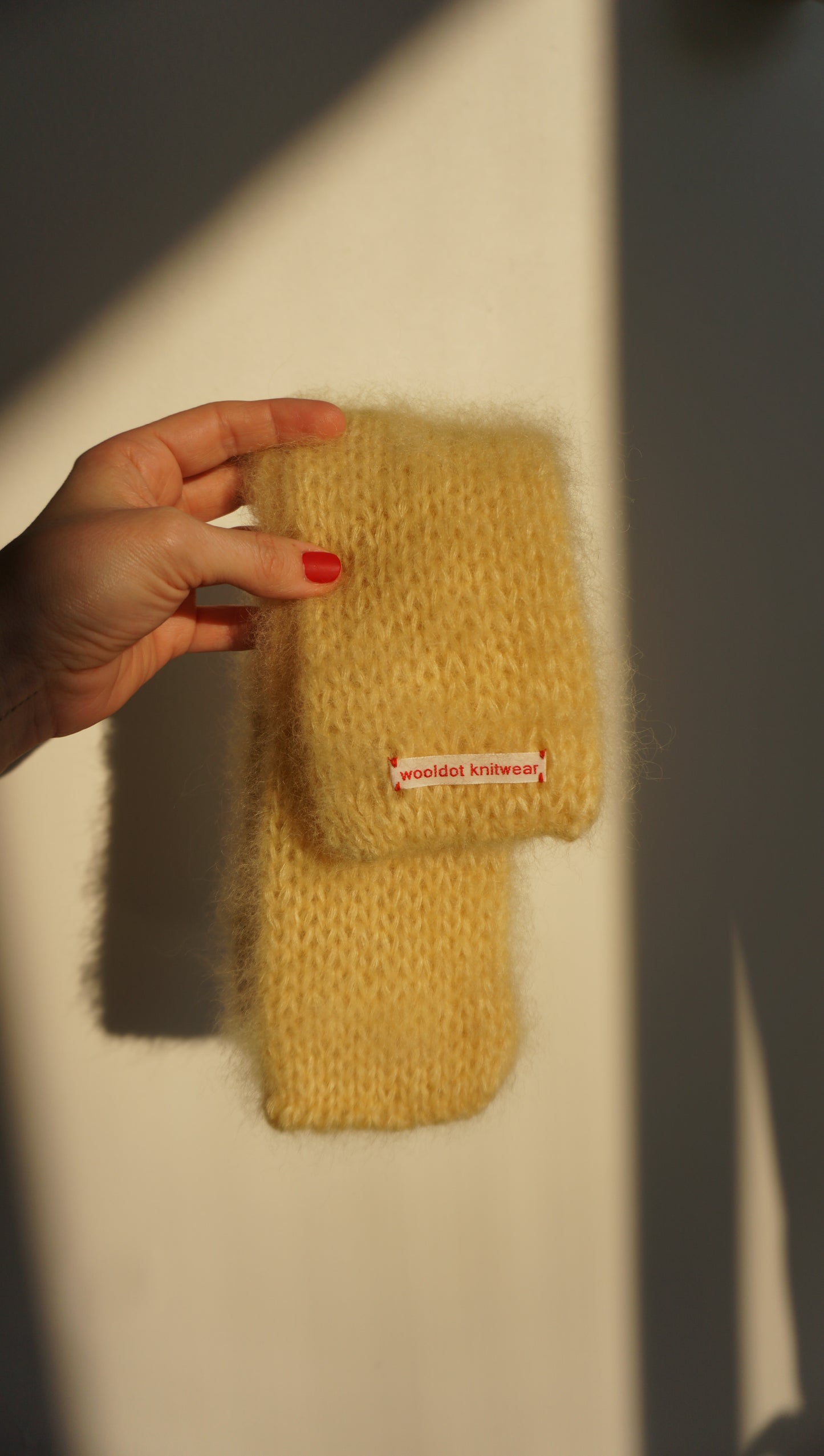 LEO scarf light yellow