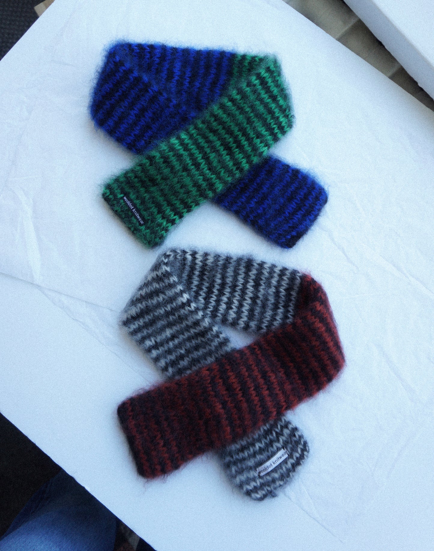 LEO scarf black green blue