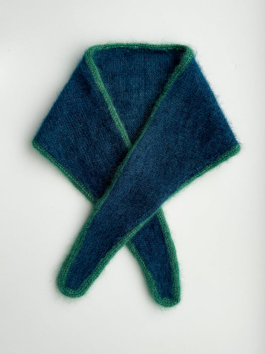 TOMO Bandana dark blue with green trim