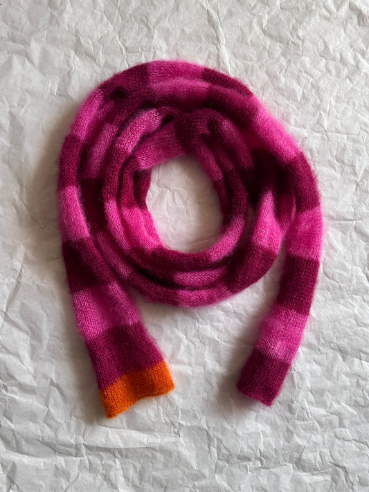 Skinny long mohair scarf in bordo and bright pink