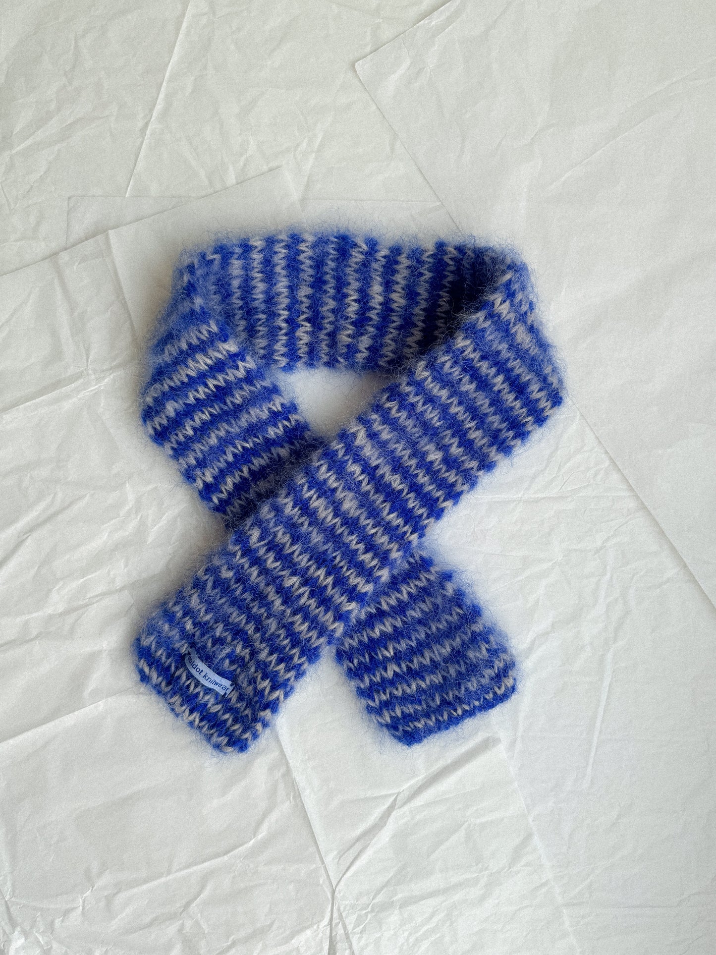 LEO scarf blue white stripes