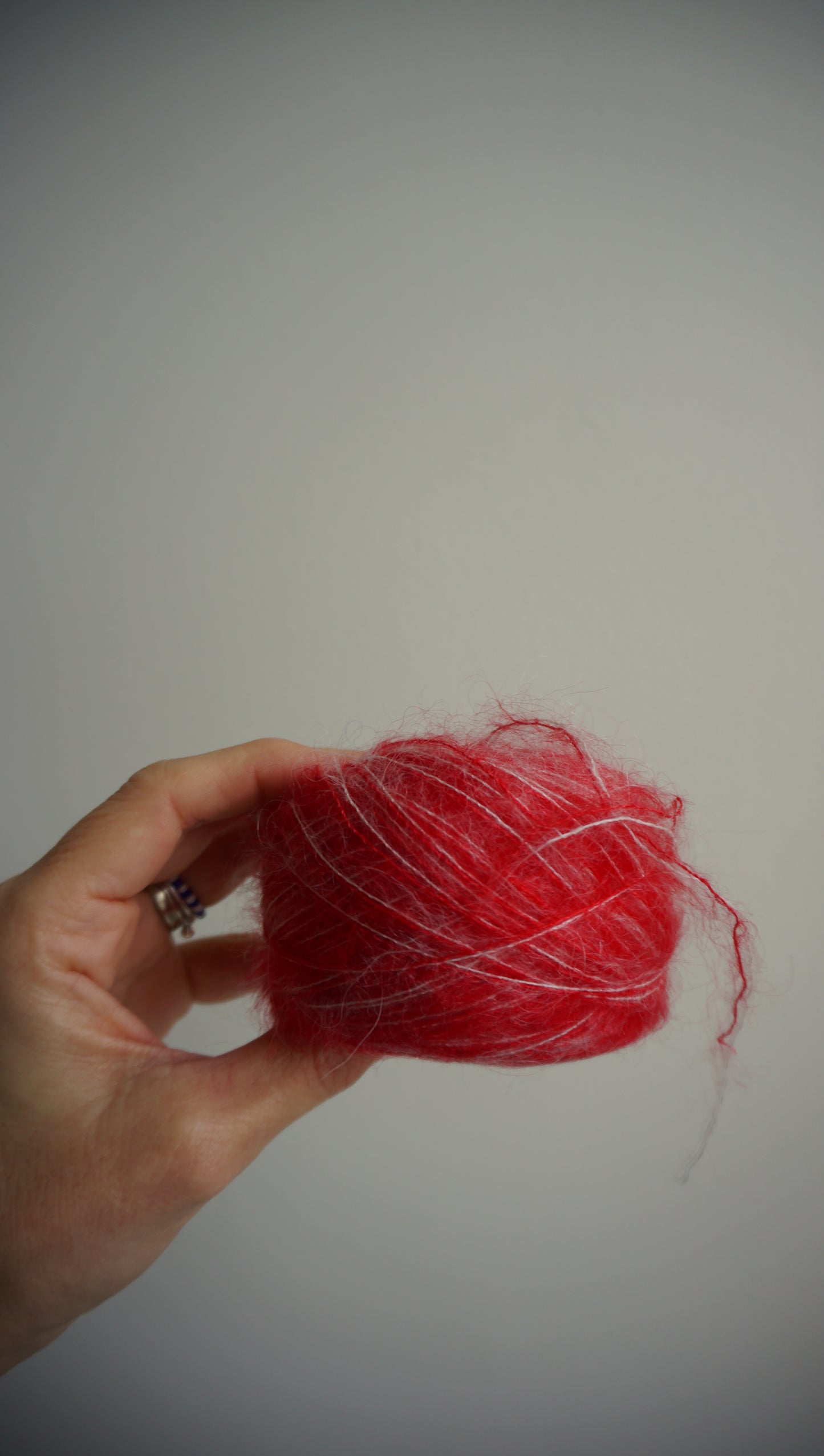 Small mohair scarf white + red