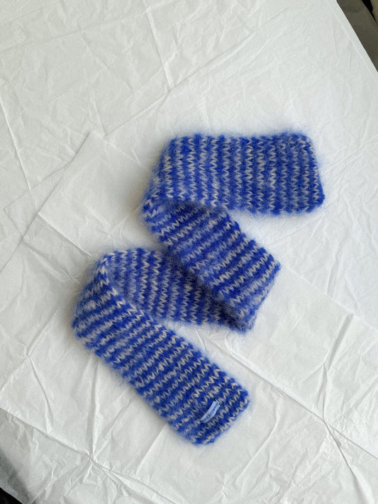 LEO scarf blue white stripes