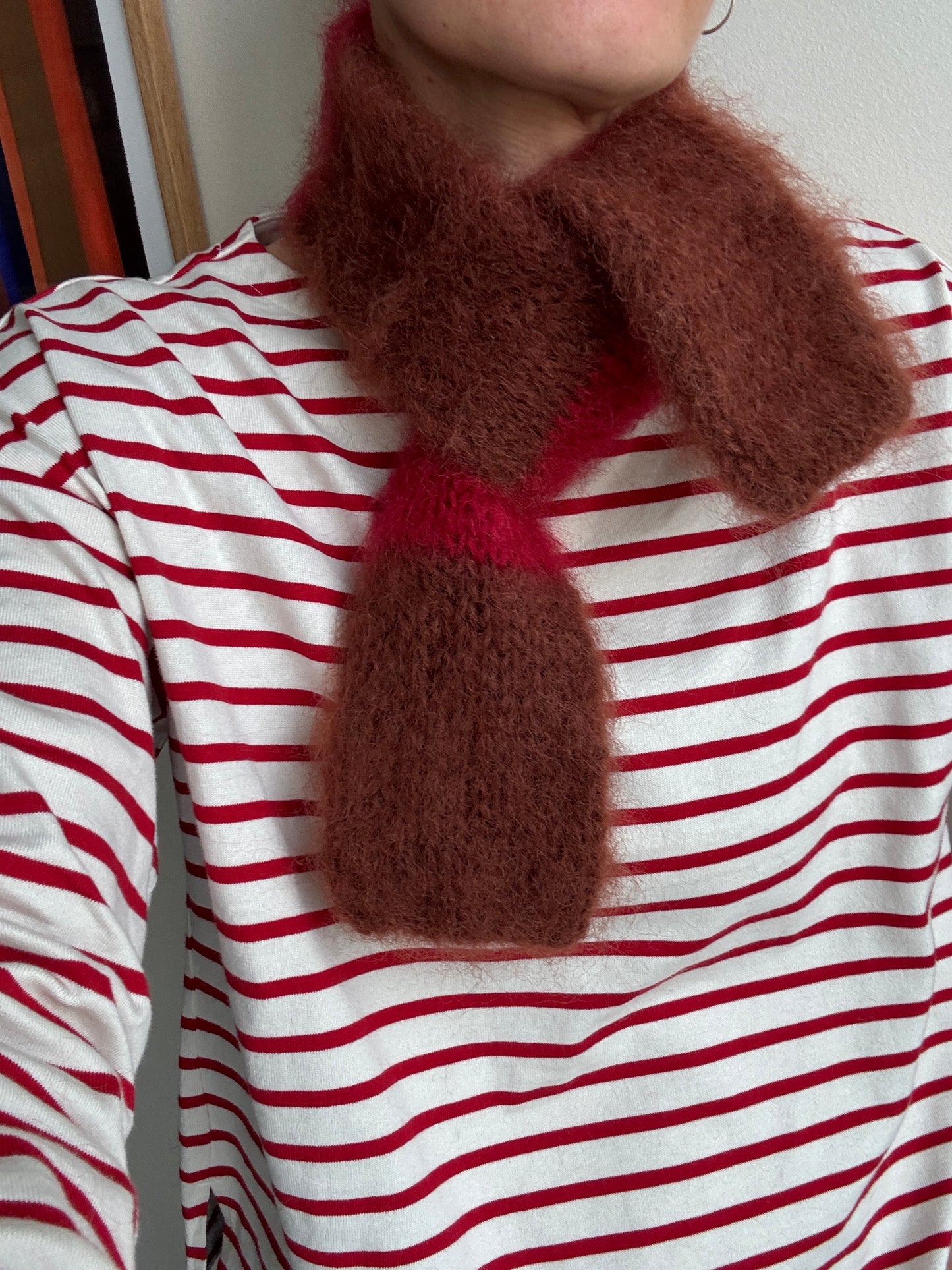 LEO scarf red brown stripes