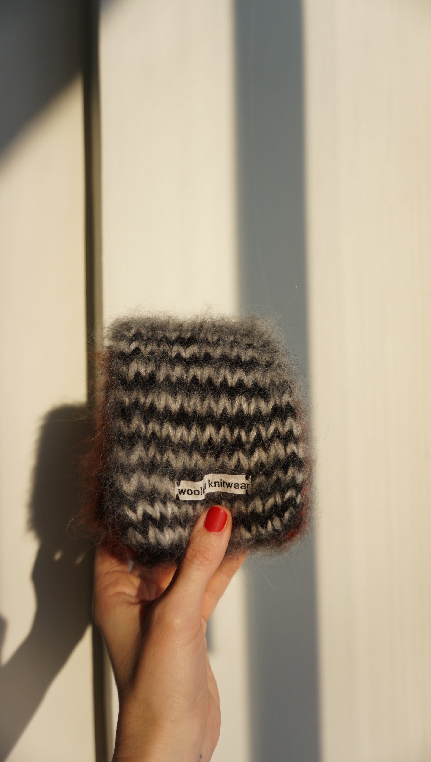 LEO scarf brown black white