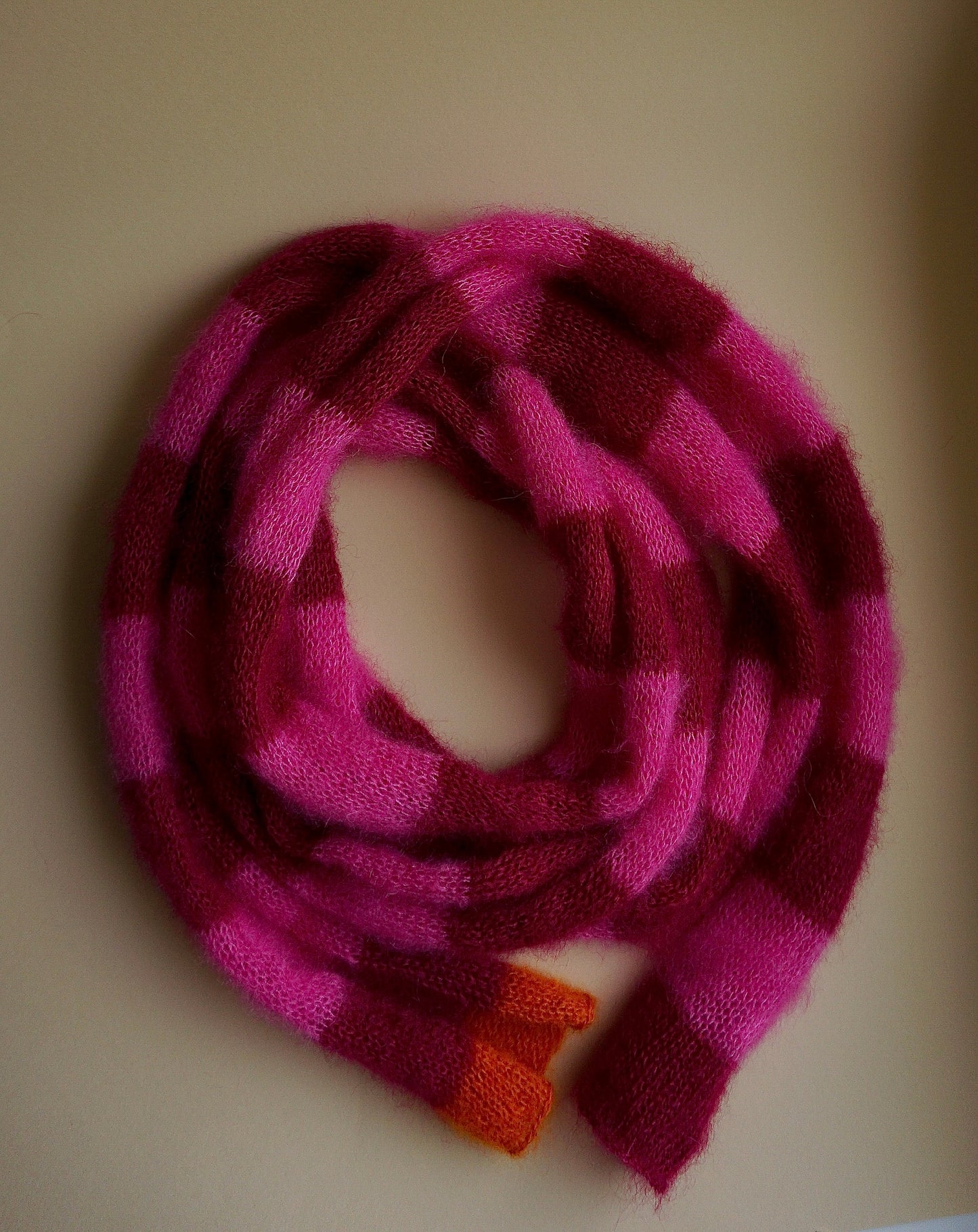 Skinny long mohair scarf in bordo and bright pink