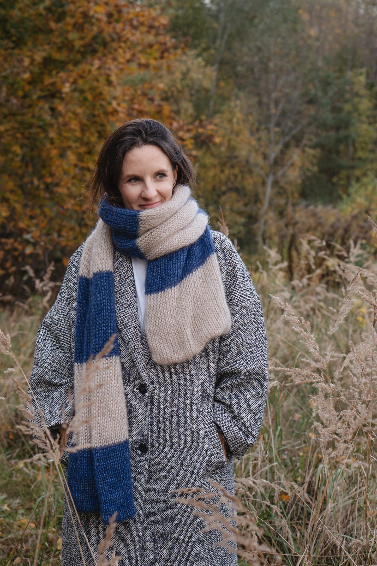 big soft mohair scarf dark blue and beige