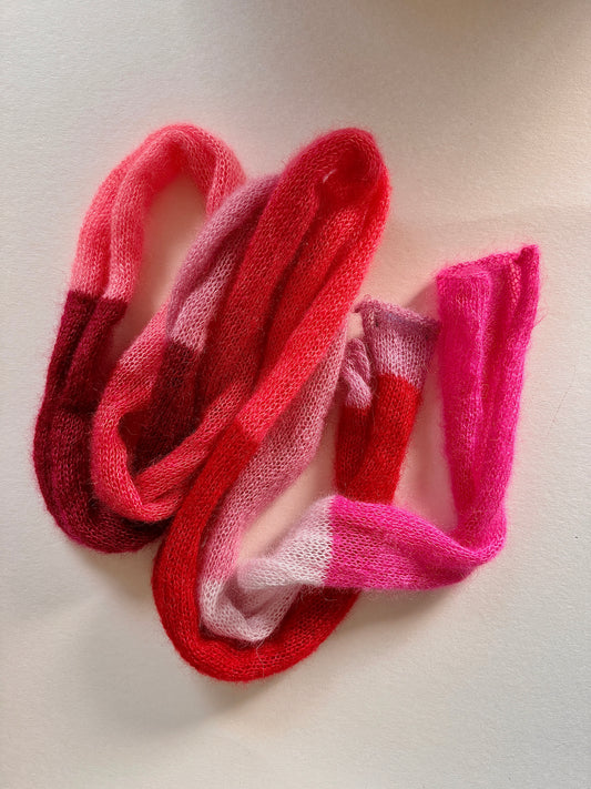 Skinny mohair scarf in pink shades