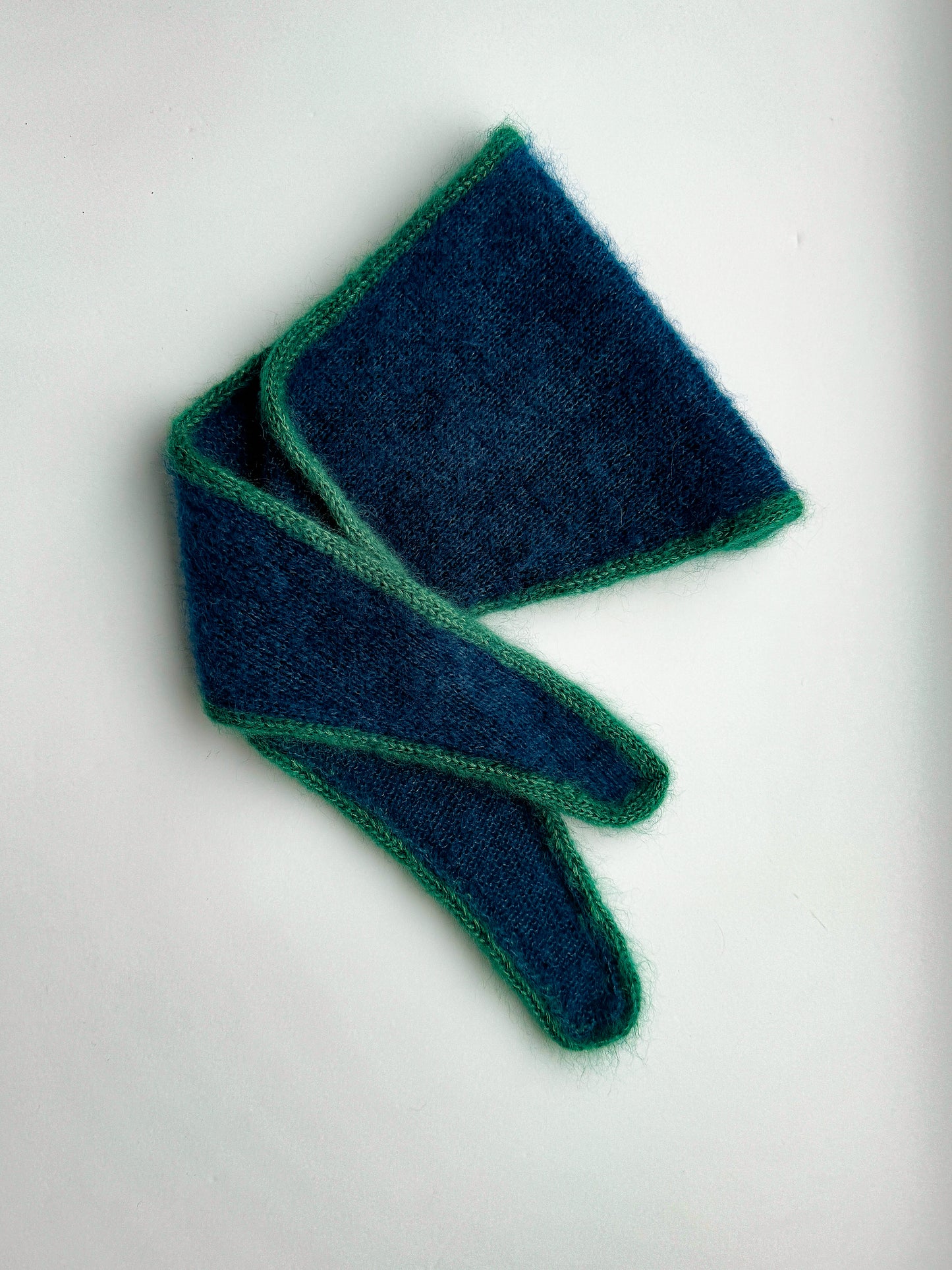 TOMO Bandana dark blue with green trim