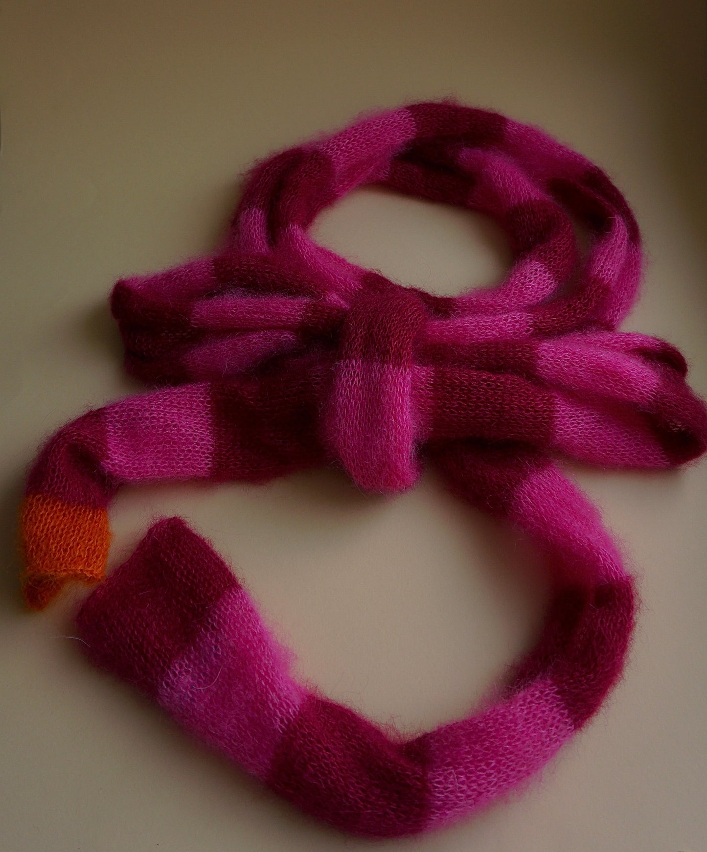 Skinny long mohair scarf in bordo and bright pink